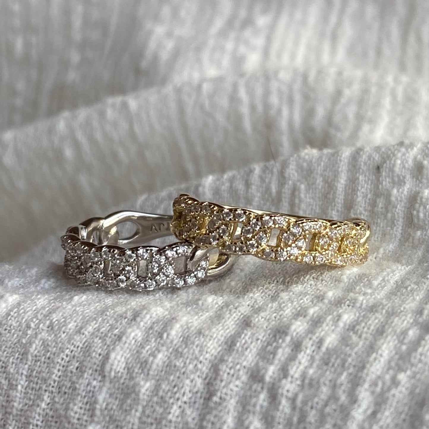 Pave Chain Band